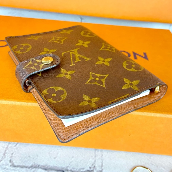 Louis Vuitton PM Size Planner Agenda with paper clips - Picture 4 of 14